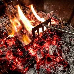 105/5 - Braai Rake (M/S) Lifestyle