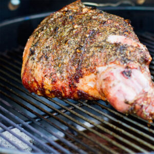 135/050 - Chrome Grid - Kettle Braai 47 cm lifestyle