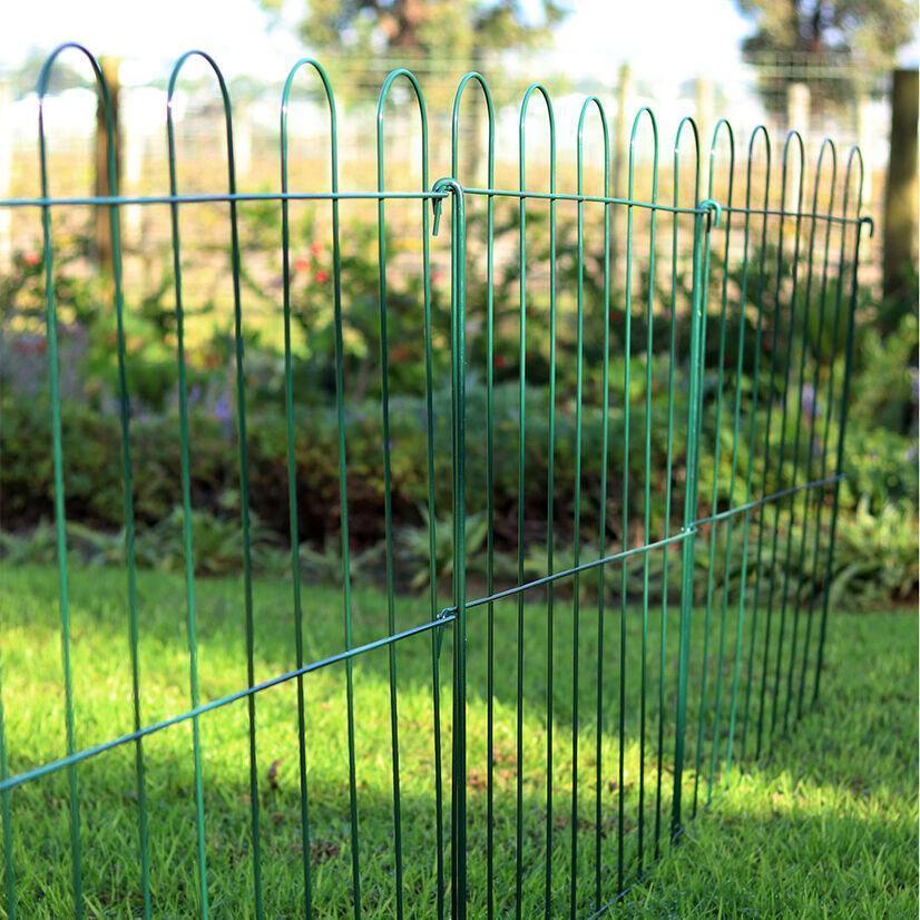 350/013 - GARDEN FENCE (1060 x 1240 mm) Lifestyle