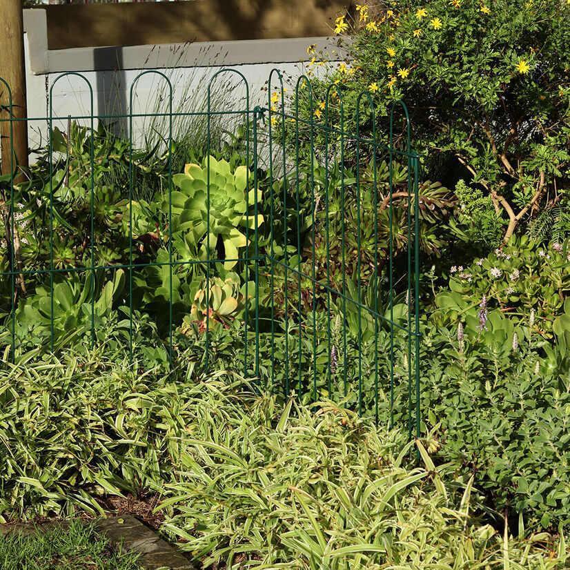 350/011 - GARDEN FENCE (1000 x 540mm) Lifestyle